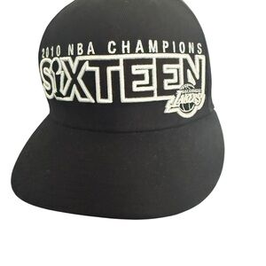LA LAKERS NBA Fitted Black Hat Champions Sixteen Cap finals 2010 New Era Unisex